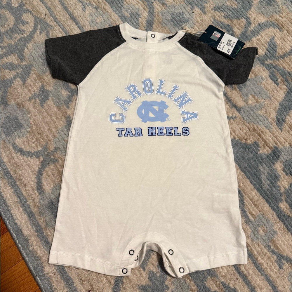 NWT NEW BABY Carolina Tar Heels Bodysuit - White and Gray 18m